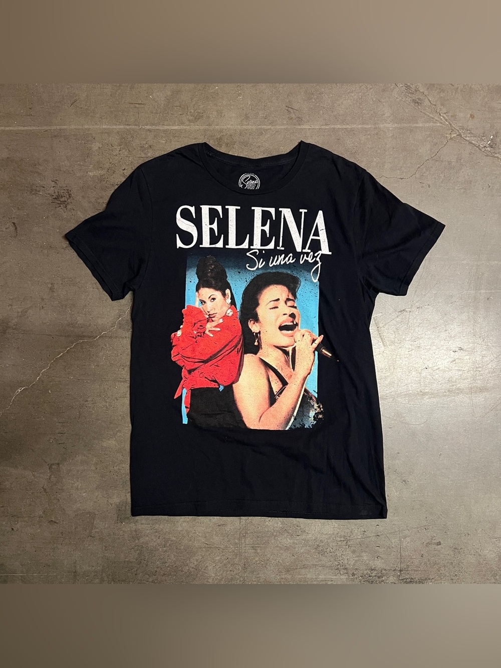 Selena “Si Una Vez” Graphic Tee